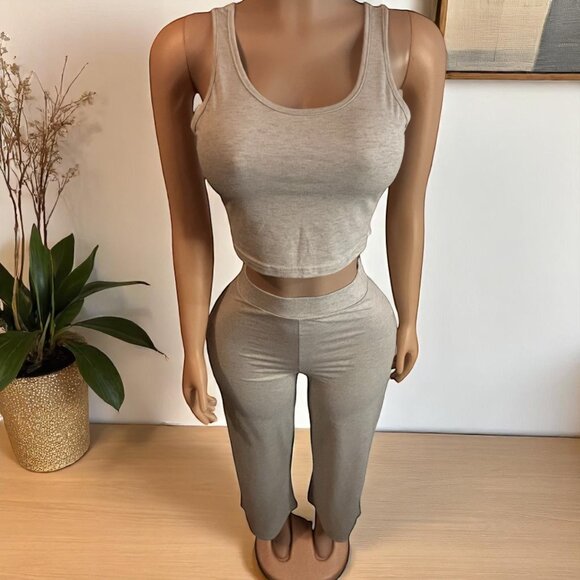 Sleek Gray Two-Piece Outfit - Picture 3 of 6